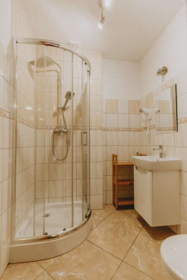 Лоджи Domki i Pokoje obok Term Chochołów U Tadka Хохолув-33