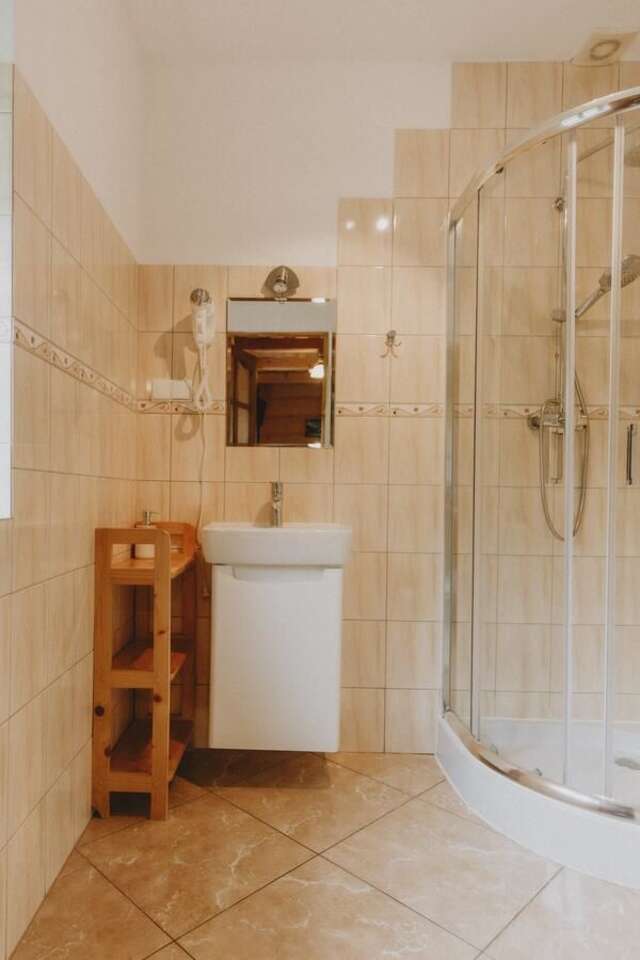 Лоджи Domki i Pokoje obok Term Chochołów U Tadka Хохолув-8